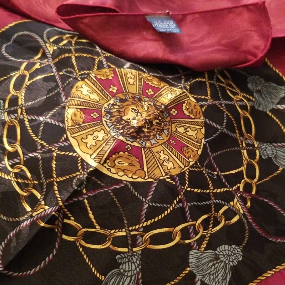 Scarf - Picture 3 of 5